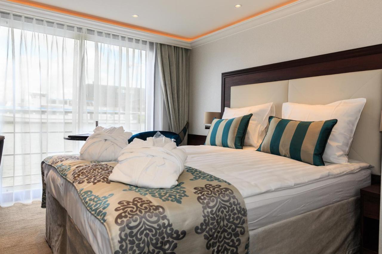 Hotel Select Ms Charles Dickens - Frankfurt Frankfurt nad Menem Zewnętrze zdjęcie